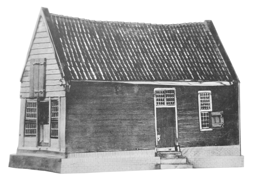 Foto van een ansichtkaart met het zilveren model van het tsaar Peterhuisje uit 1911